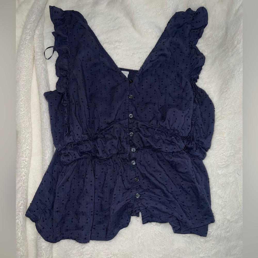 Old Navy Blue/Navy tank top
Size XL, fits MED-XL